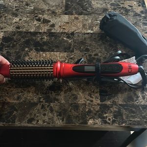 CHI 1.25” Tourmaline Ceramic Series Heated Round Brush.